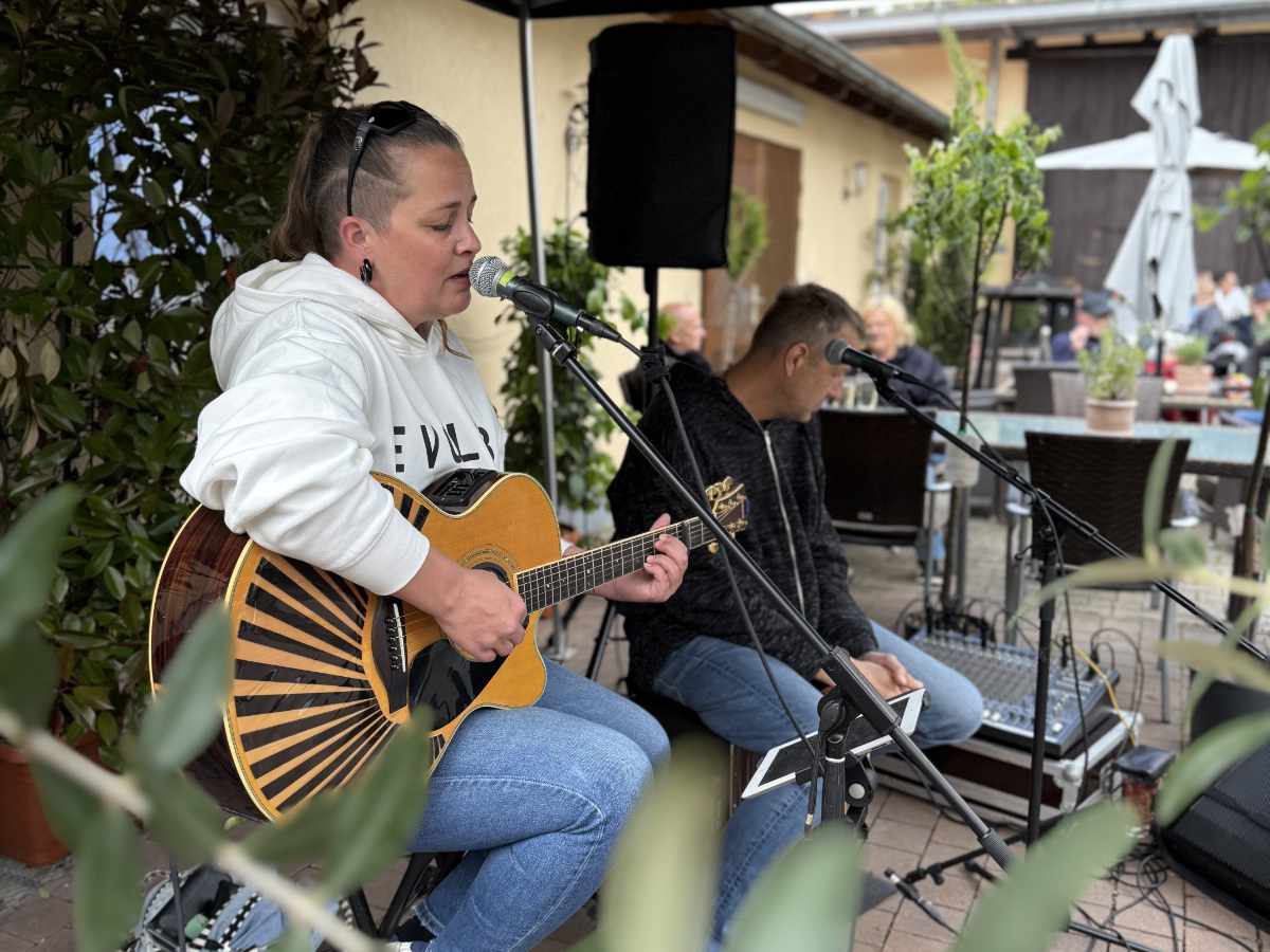 Maifest in der Vinothek Schreier