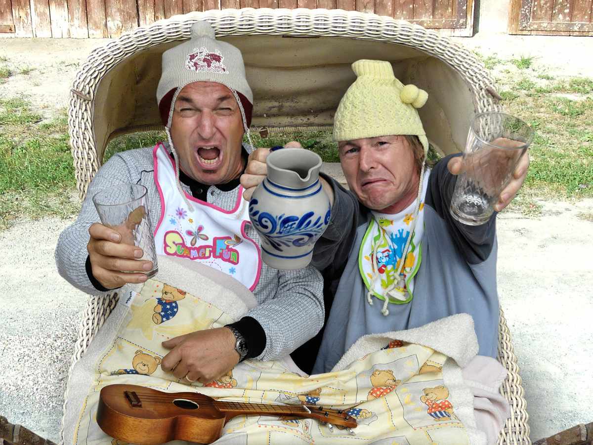 Bees denäwe Mundartduo beim 1. Karlbacher Treff der FWG